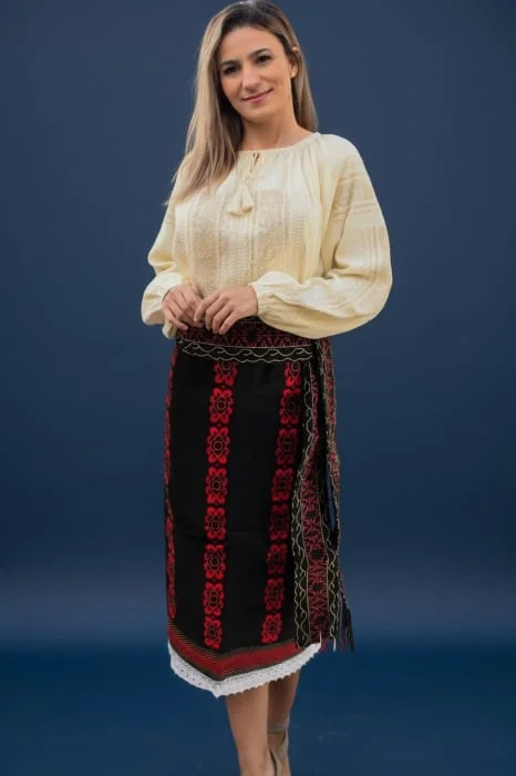 Costum   IE  Catrinta si Brau Mia
