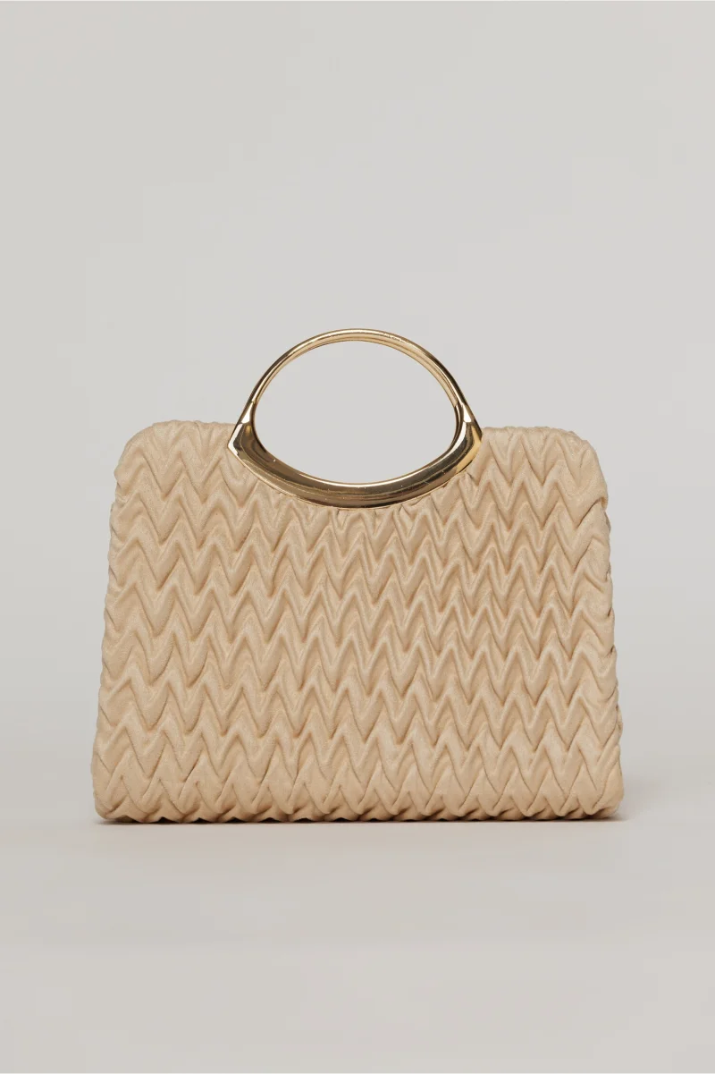 Clutch elegant bej din piele ecologica intoarsa cu design modern