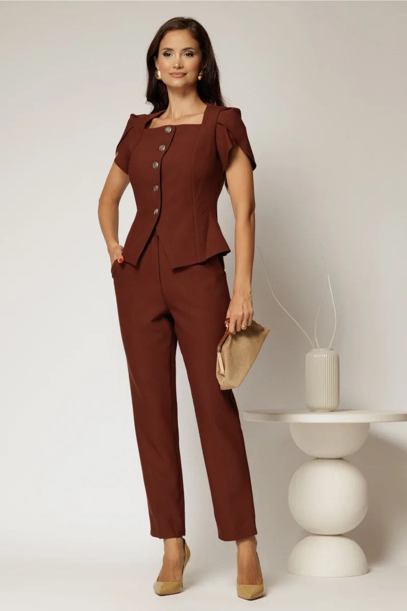 Compleu DY Fashion caramiziu format din sacou cu nasturi si pantaloni