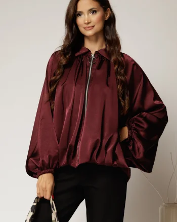 Geaca tip bomber satinata bordo cu croi lejer
