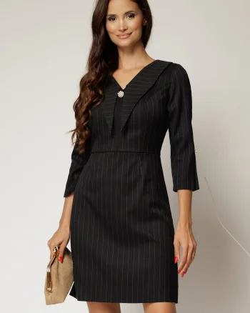Rochie scurta neagra cu dungi guer ascutit si croi tip A