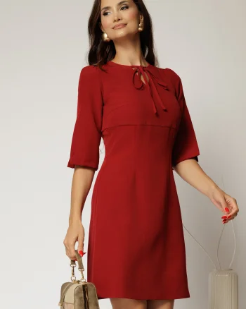 Rochie scurta bordo cu snur la decolteu