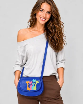 Geanta crossbody handmade, cu pisicute colorate  ,din piele naturala albastru electric