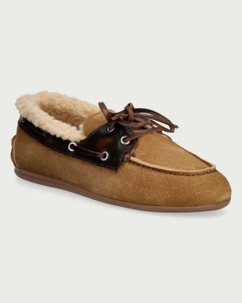 Posa  mocasini pentru femei din piele întoarsă Boat Loafer