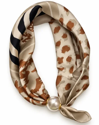 Esarfa colier satinata cu perla decorativa si inchidere magnetica, imprimeu animal print in nuante calde