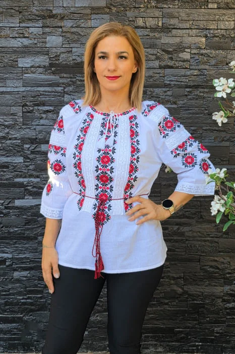Ie Traditionala Laura 10