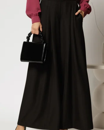 Pantaloni negri cu croi larg si elastic pe talie