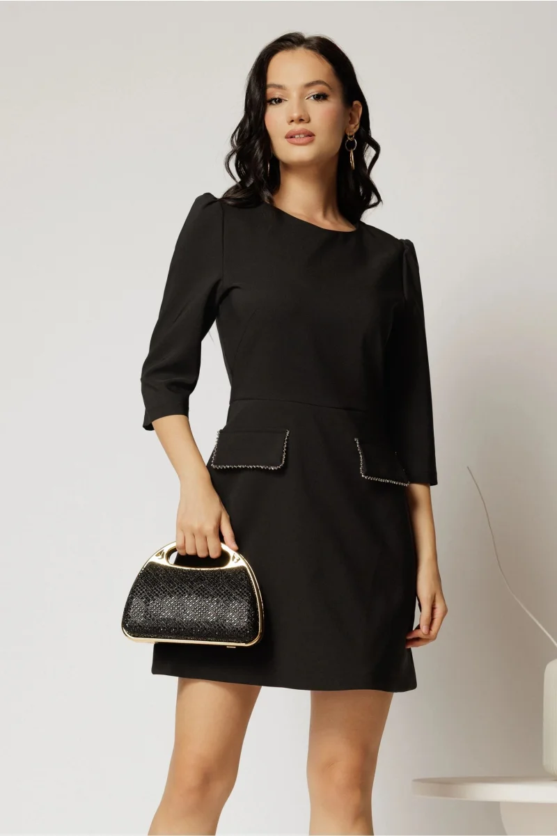 Rochie scurta neagra cu clapete cu aplicatii si croi tip A