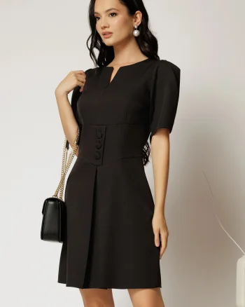 Rochie scurta neagra cu pliu pe fusta si nasturi