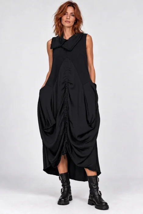 Rochie lunga statement din bumbac si vascoza satinata cu drapaje, neagra