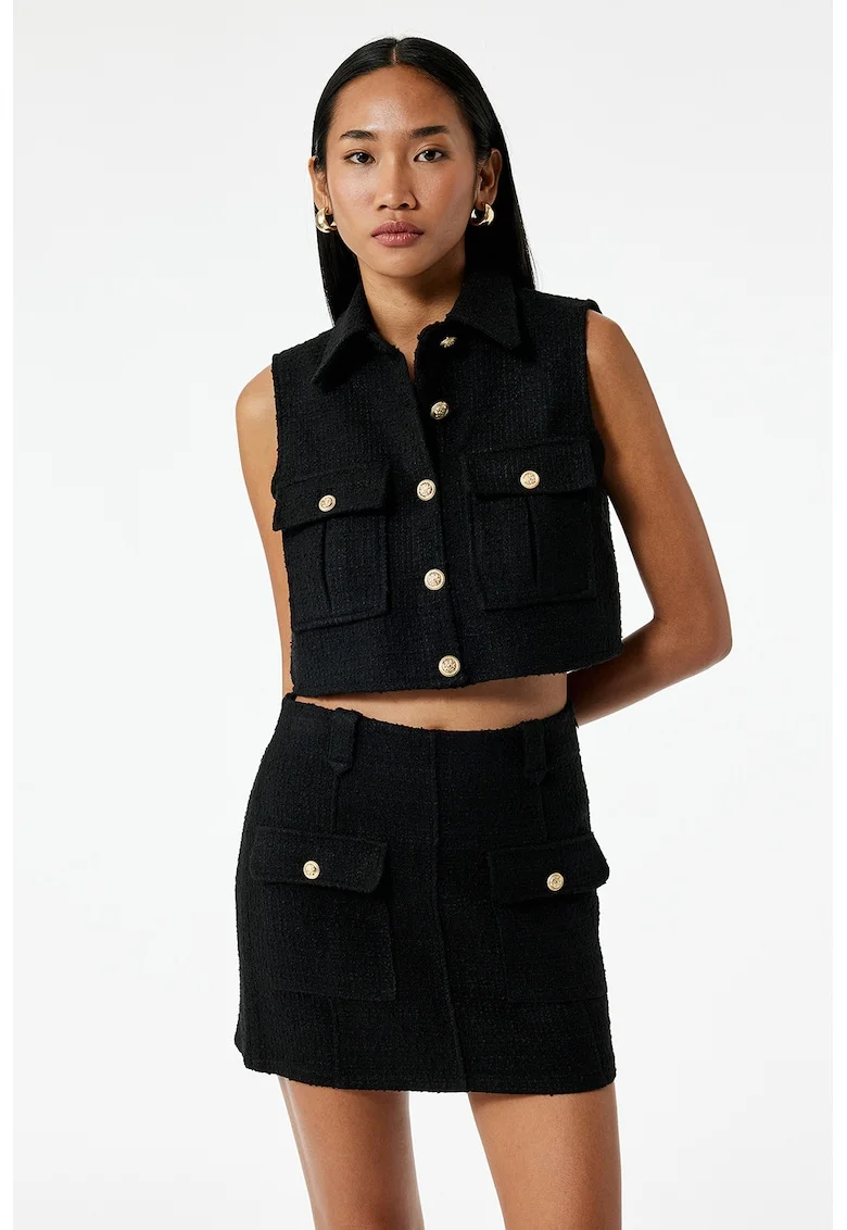 Vesta crop cu guler ascutit - Negru