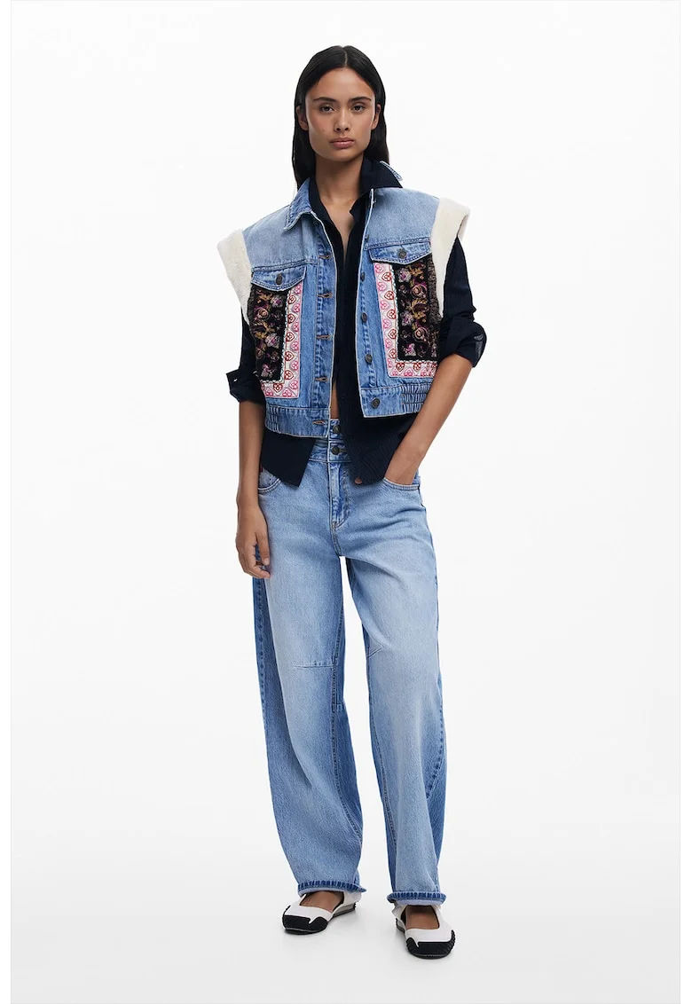 Vesta lejera din denim cu broderie - Albastru pastel/Alb fildes/Fucsia