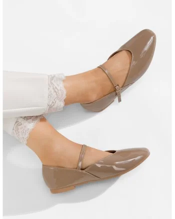 Balerini dama Cinda kaki