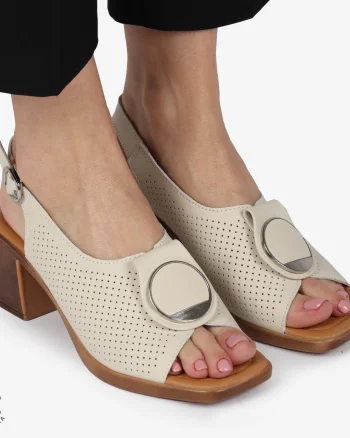 SANDALE dama din Piele Naturala PERFORATA CU TOC PATRAT SI CATARAMA CRL1370 BEJ