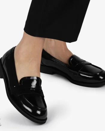 Mocasini dama din Piele Naturala LACUITA CU CATARAMA CRL1366 NEGRU