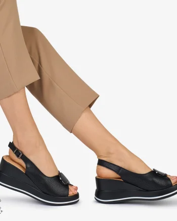 SANDALE Dama Piele Naturala CU TALPA INALTA SI ACCESORIU METALIC CRL1047 Culoare: NEGRU