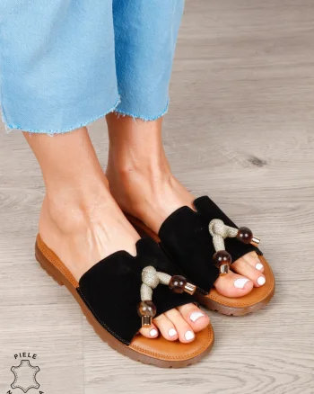 Papuci Dama din piele naturala intoarsa cu Model Decorativ și Accesoriu Elegant CRL1263 NEGRU