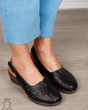 Sandale Damă din Piele Naturală cu Design Floral și Bareta Reglabilă CRL1300 NEGRU