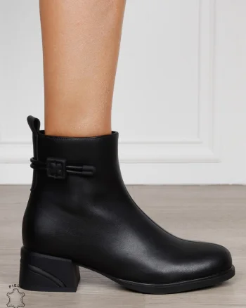 Ghete damă din piele naturală cu accesoriu decorativ la gleznă CRL1832 NEGRU