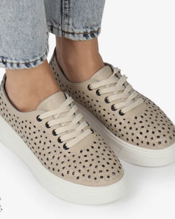 Pantofi Casual dama din Piele naturala PERFORATI USORI CU SIRET CRL1341 BEJ