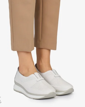 PANTOFI CASUAL Dama Piele Naturala USOR INALTA CRL1050 Culoare: ALB
