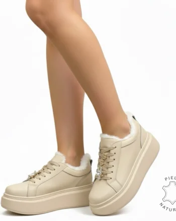 Pantofi casual îmblănite albi din piele naturală cu talpa înaltă si detaliu decorativ pe șiret CRL1537 BEJ