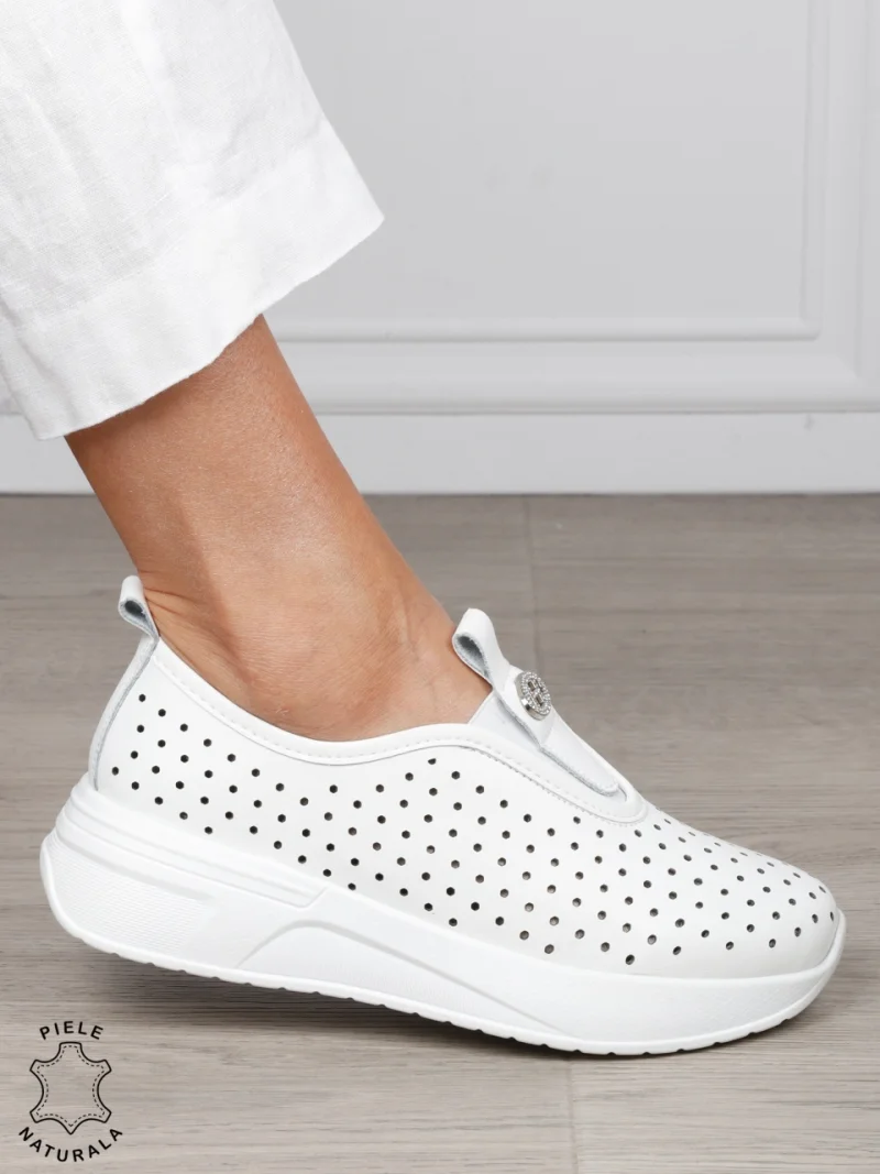 Pantofi Casual dama din Piele Naturala mici perforati CRL1542ALB