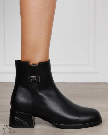 Botine damă din piele naturală cu ornament metalic CRL1837 NEGRU