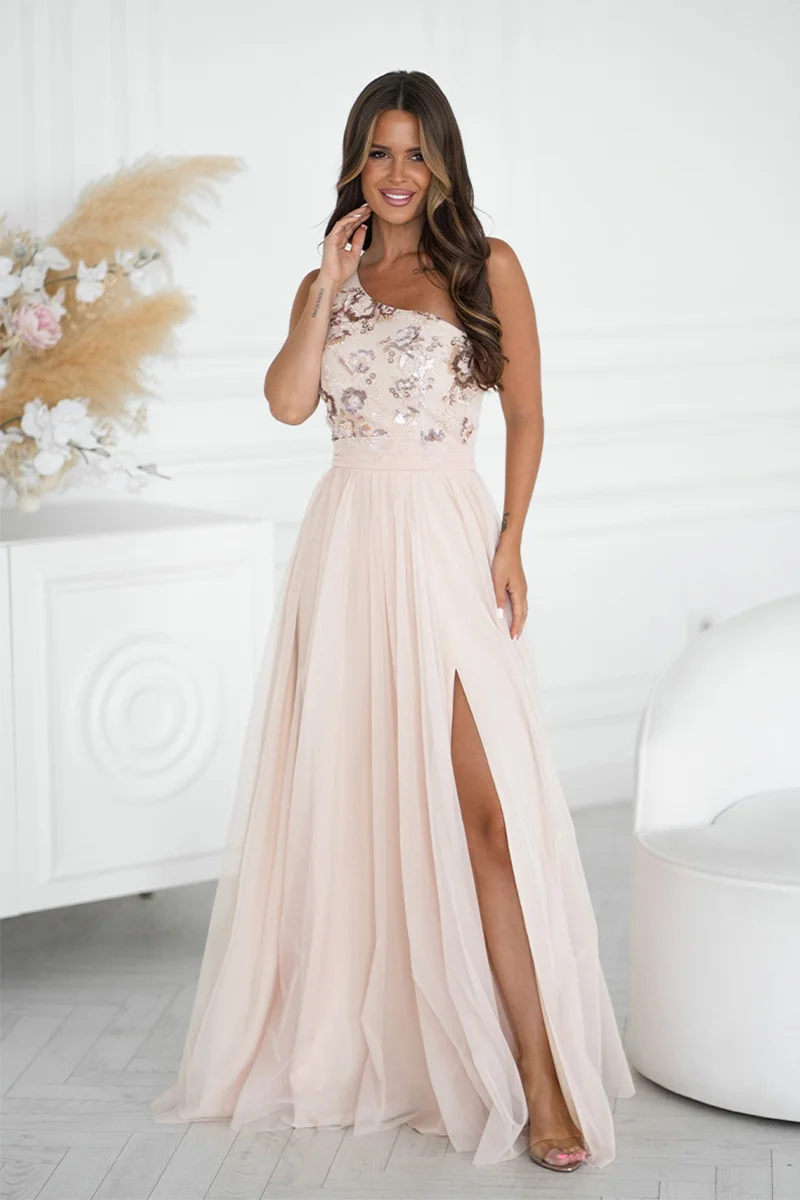 Rochie eleganta lunga din tulle  bej cu paiete vaporoasa cu un umar gol Amaryllis