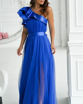 Rochie lunga albastra din tulle cu un umar gol si volan din satin Irresistible