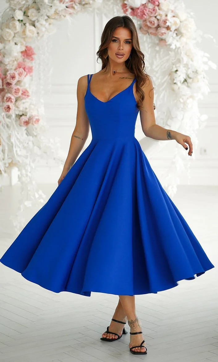 Rochie midi in clos albastra cu umerii goi vaporoasa Fabiola