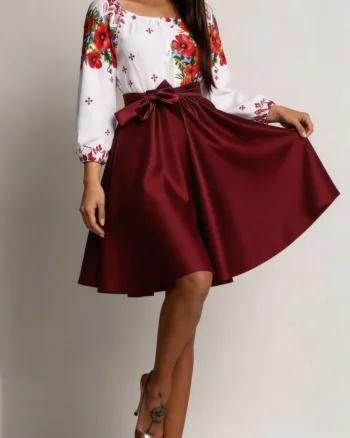 Rochie traditionala midi din tafta burgundy cu maci Azra