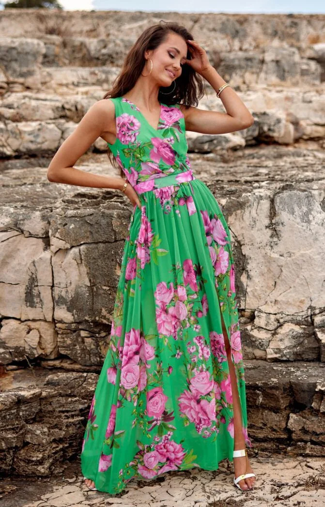 Rochie de vara lunga din voal verde cu flori roz vaporoasa Brietta