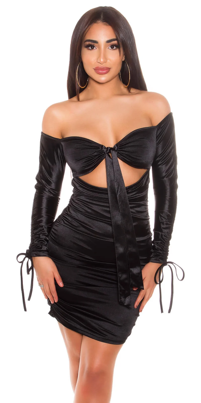 Rochie scurta neagra din satin mulata cu umerii goi Oksana