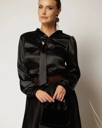Bluza neagra din satin cu guler amplu tip esarfa