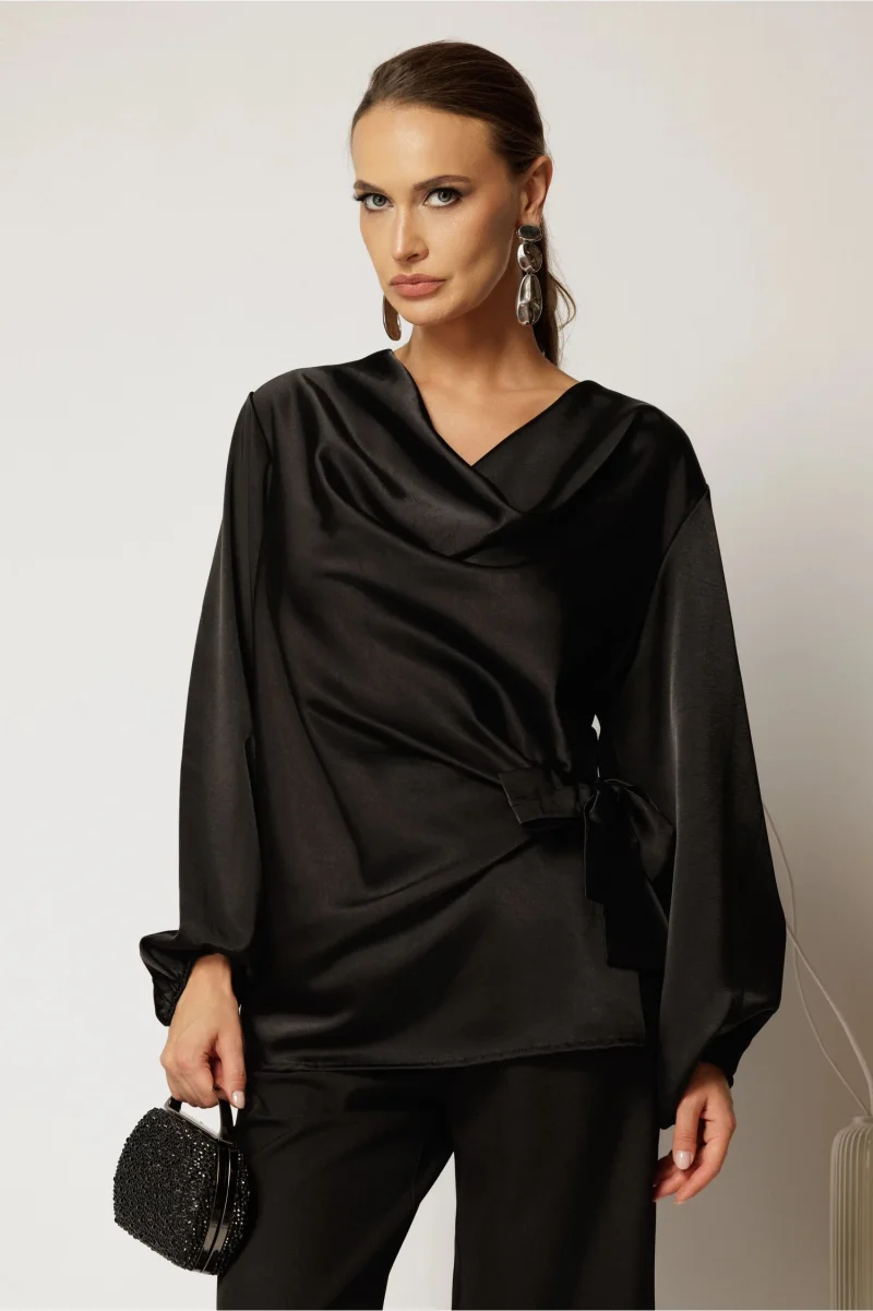 Bluza neagra din satin cu croi lejer si nod in talie