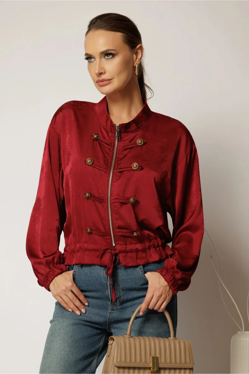 Bluza bordo din satin cu imprimeuri cu fermoar si nasturi tip army