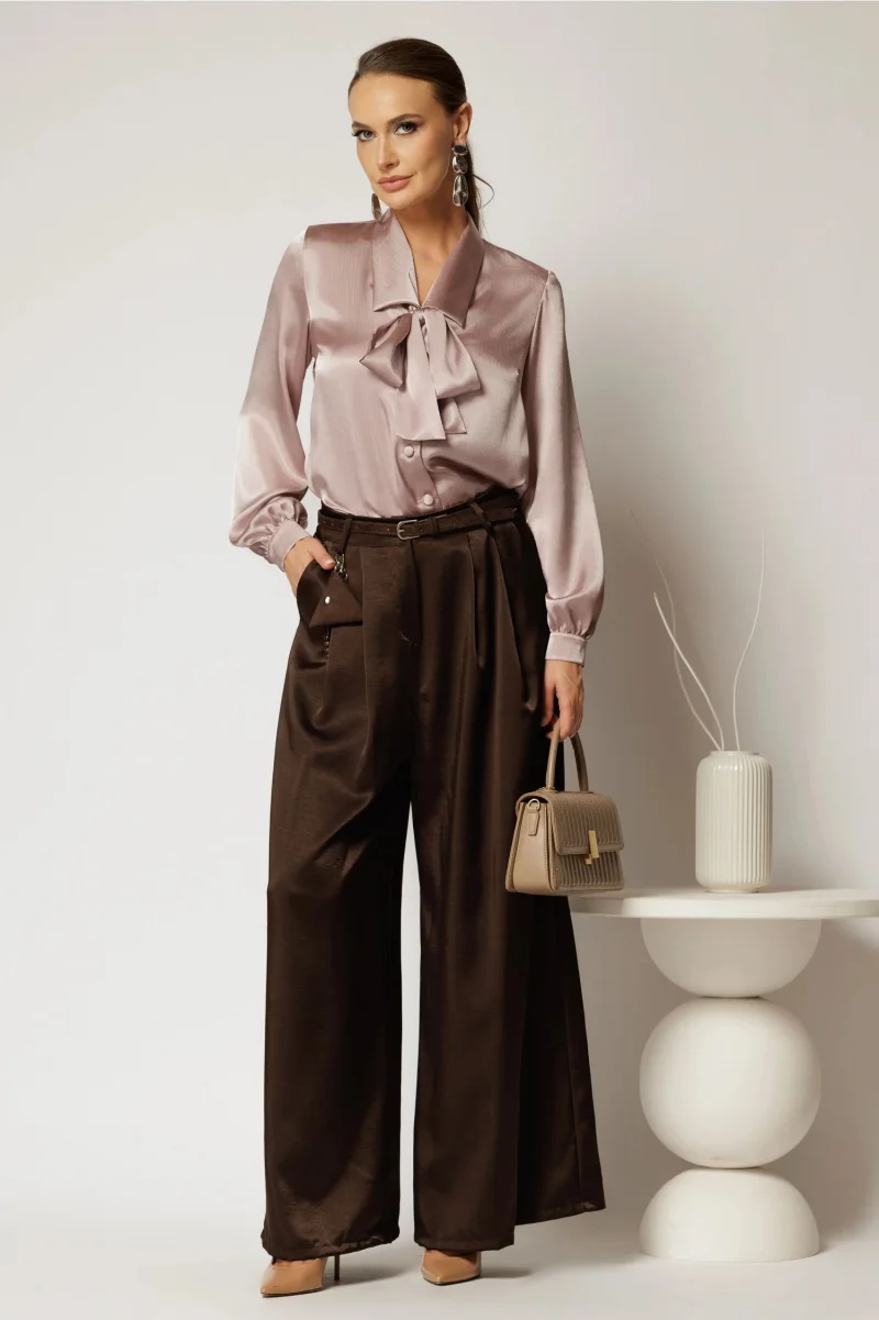 Pantaloni maro din satin cu croi larg si curea in talie