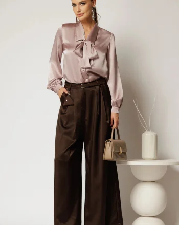 Pantaloni maro din satin cu croi larg si curea in talie