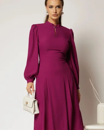 Rochie DY Fashion midi magenta cu decupaj la decolteu si pliuri pe fusta
