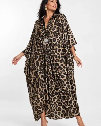 Rochie maxi tip caftan cu animal print, drapaj si brosa detasabila, leopard
