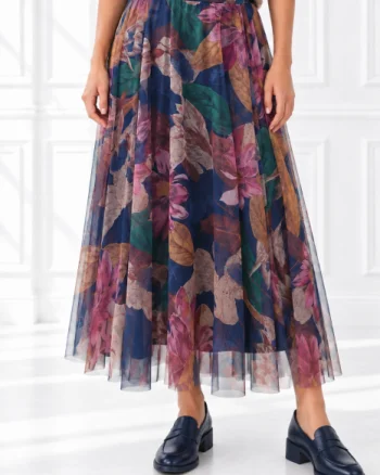 Fusta lunga din tulle cu model floral multicolor si bleumarin