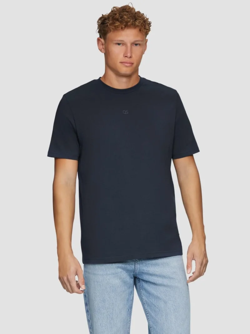 Q/S by s.Oliver, Tricou barbati cu decolteu la baza gatului, cu logo, Bleumarin inchis (SELECTATI MARIMEA: S)