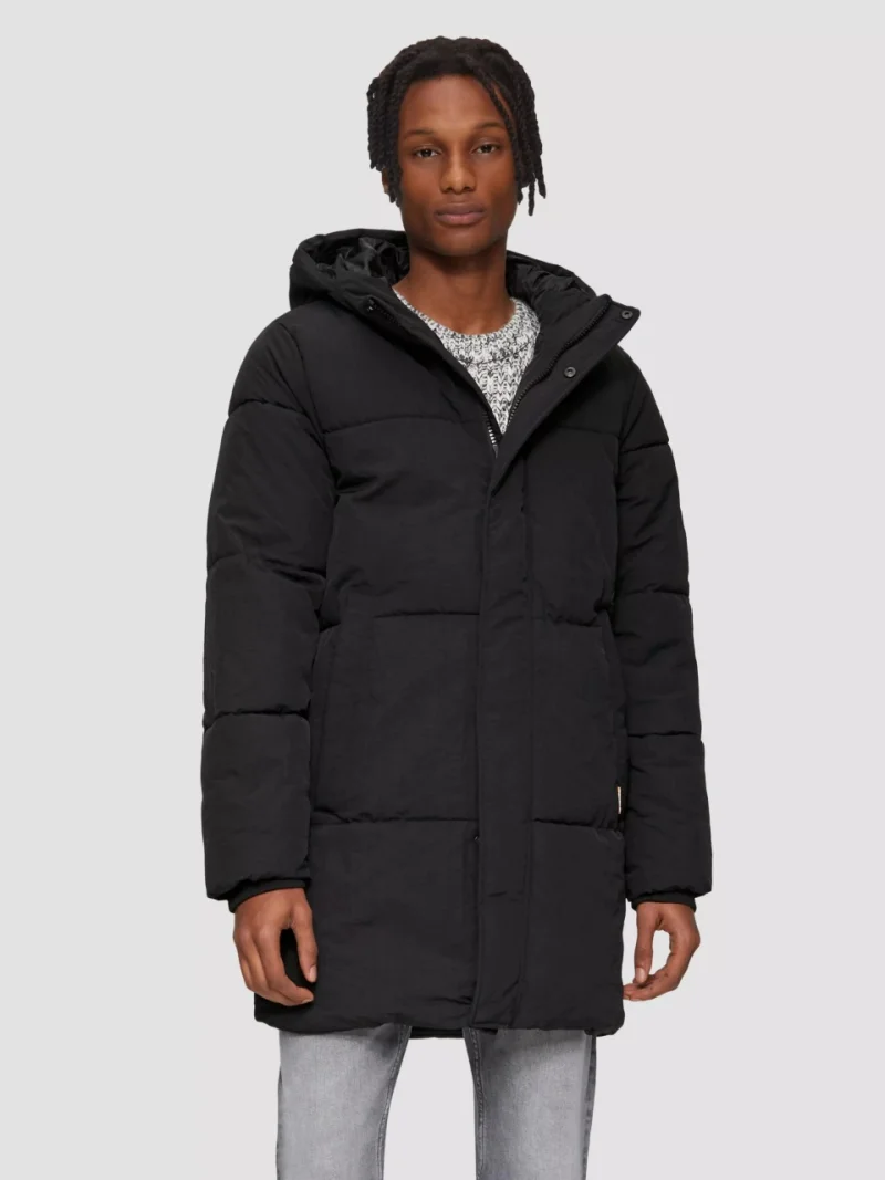 Q/S by s.Oliver Geaca matlasata barbati cu gluga si croiala Regular fit, Negru (SELECTATI MARIMEA: XL)