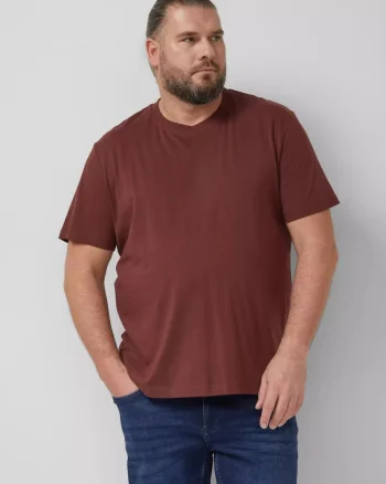 s.Oliver Big Sizes Tricou barbati big sizes cu decolteu la baza gatului, 100% bumbac, Bordeaux (SELECTATI MARIMEA: 5XL)