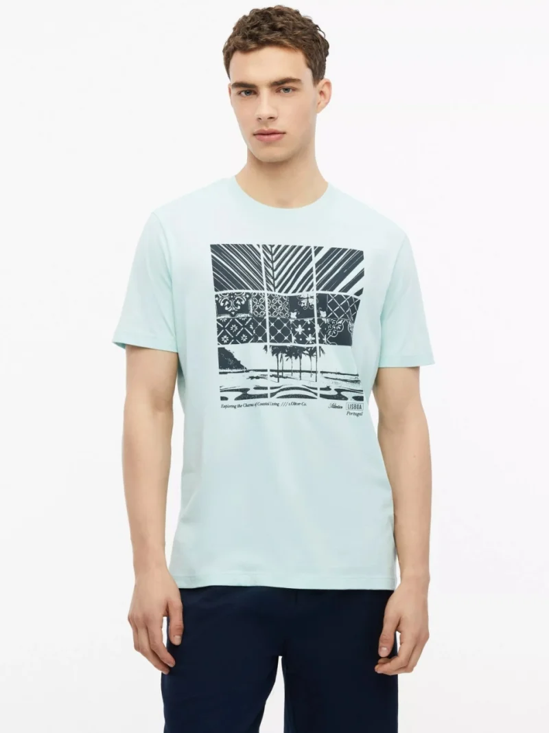 s.Oliver Tricou barbati, din bumbac, cu imprimeu frontal, Turcoaz deschis (SELECTATI MARIMEA: M)