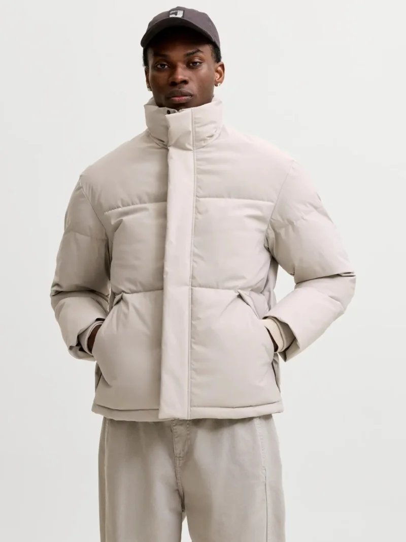 Jack & Jones Geaca barbati, PUFFER, cu guler inalt, JJESOHO, Bej deschis (SELECTATI MARIMEA: S)