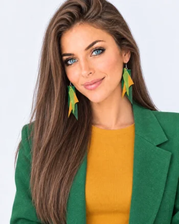 Cercei handmade din piele naturala  ,tonuri verde , galben