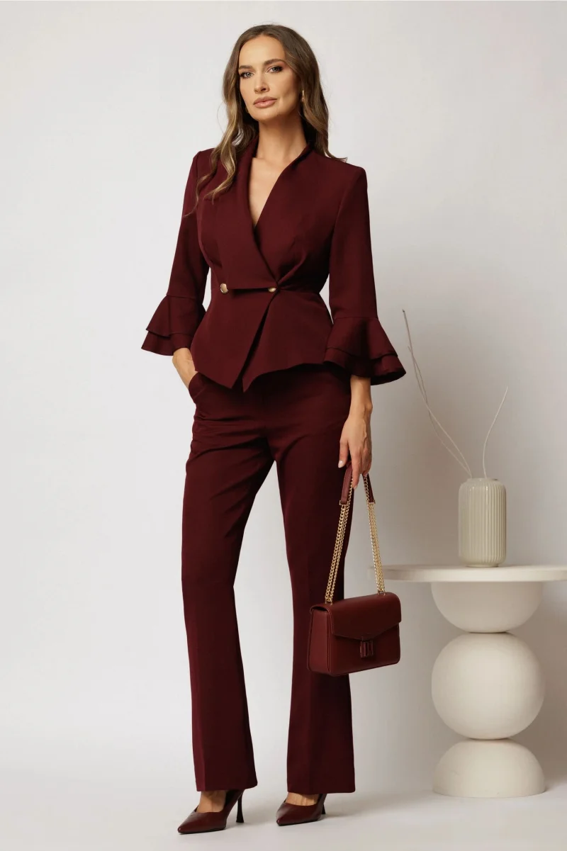 Compleu dama bordo format din sacou cu maneci evazate si pantaloni