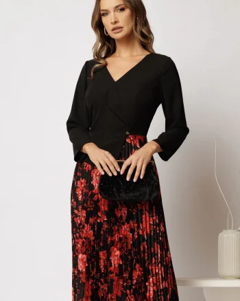Rochie midi neagra cu decolteu V si fusta plisata cu imprimeuri